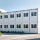 Moderne zweistöckige Containeranlage kaufen – flexible Raumlösung von all2work