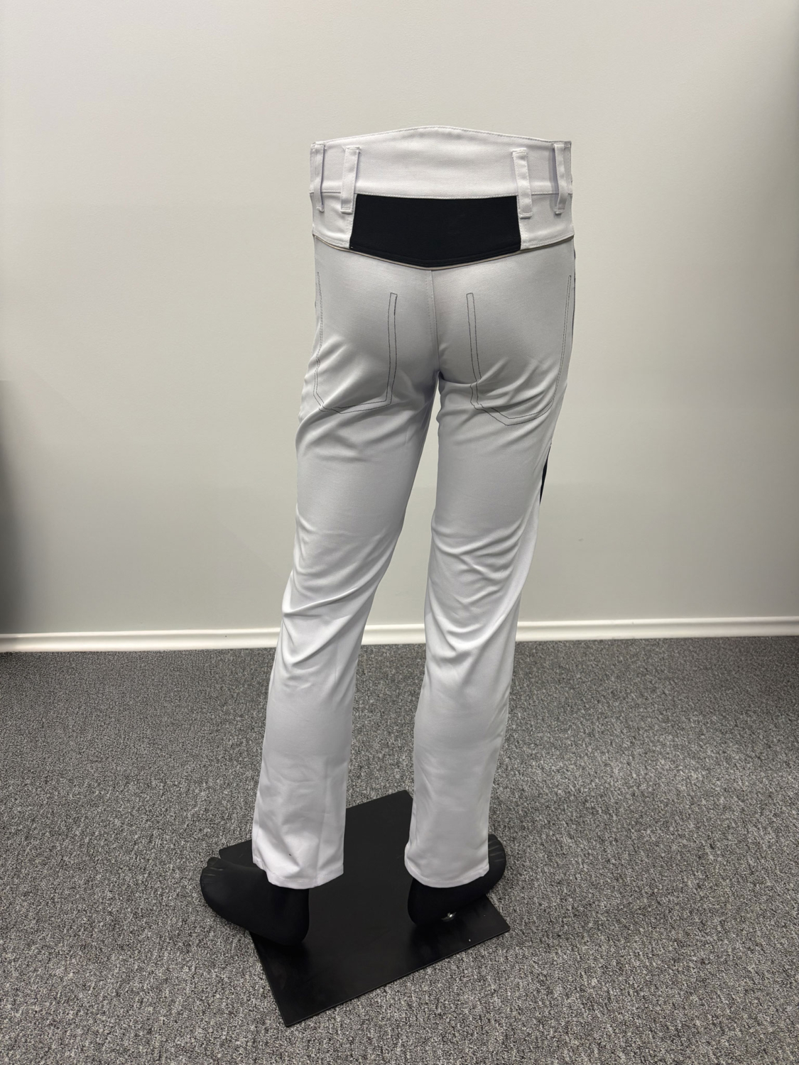 FOD-Hose-damen-hinten-bearbeitet